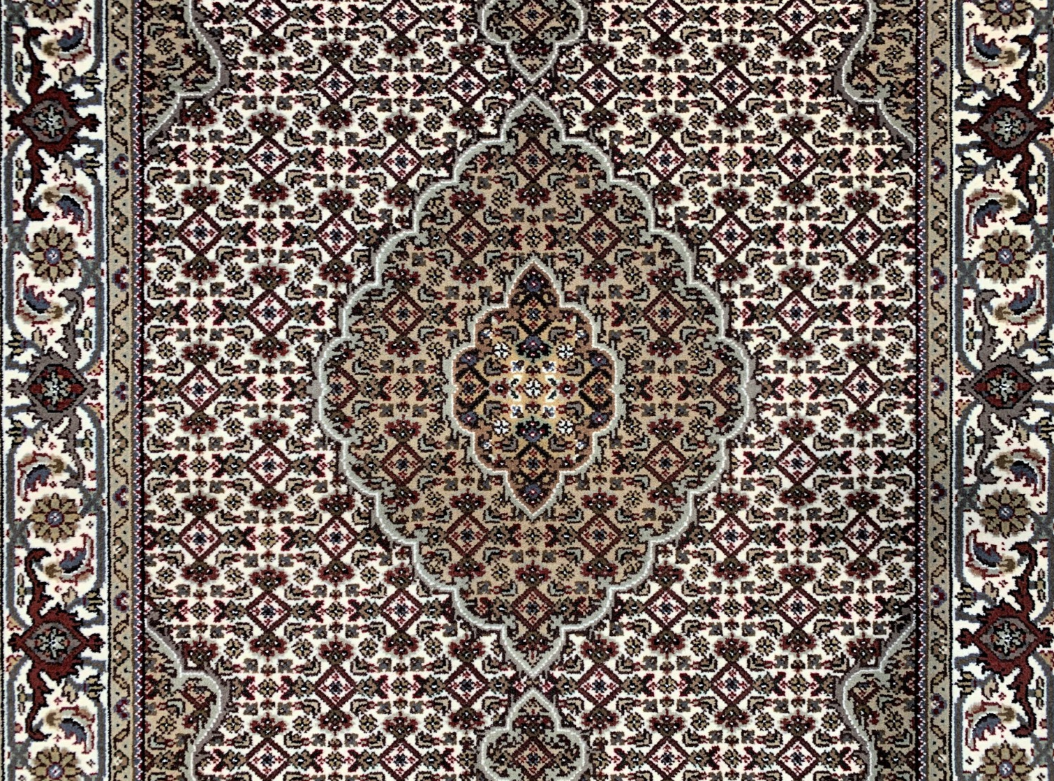 4'1" x 6' Hand-Knotted 100% Wool Tabrize Mahi Area Rug