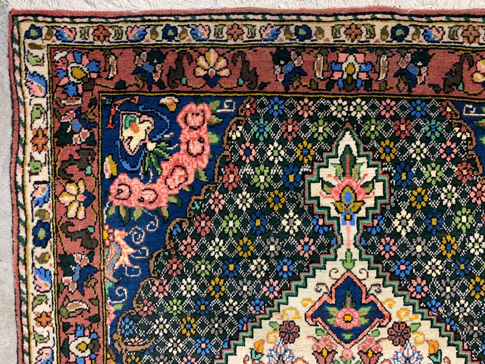 3'5"x 5'2" Hand-Knotted 100% Wool Bakhtiarie Area Rug