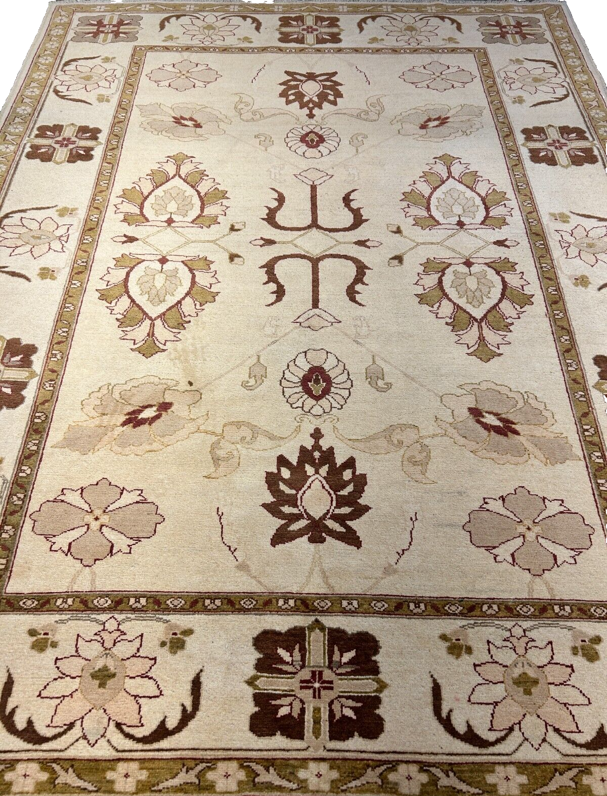 7'0"x9'3" Hand-Knotted 100% Wool Pile Indian Arut Carpet - Area Rug