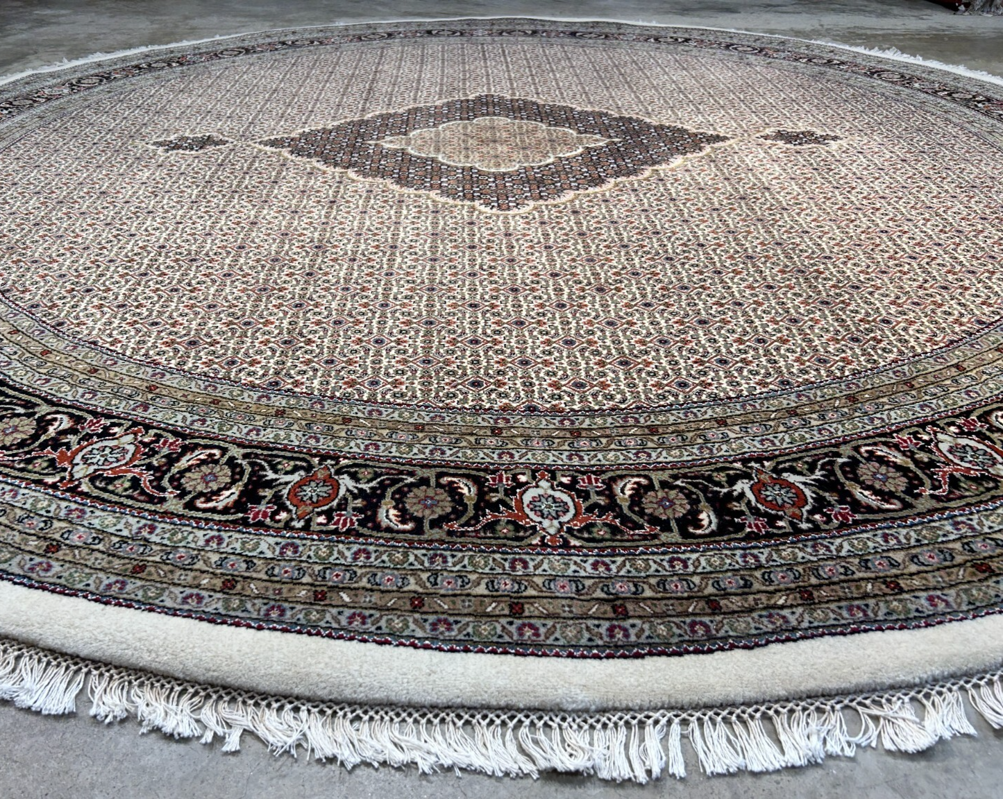 8' Diameter Exquisite Hand-Knotted 100% Wool Pile Oriental Rug