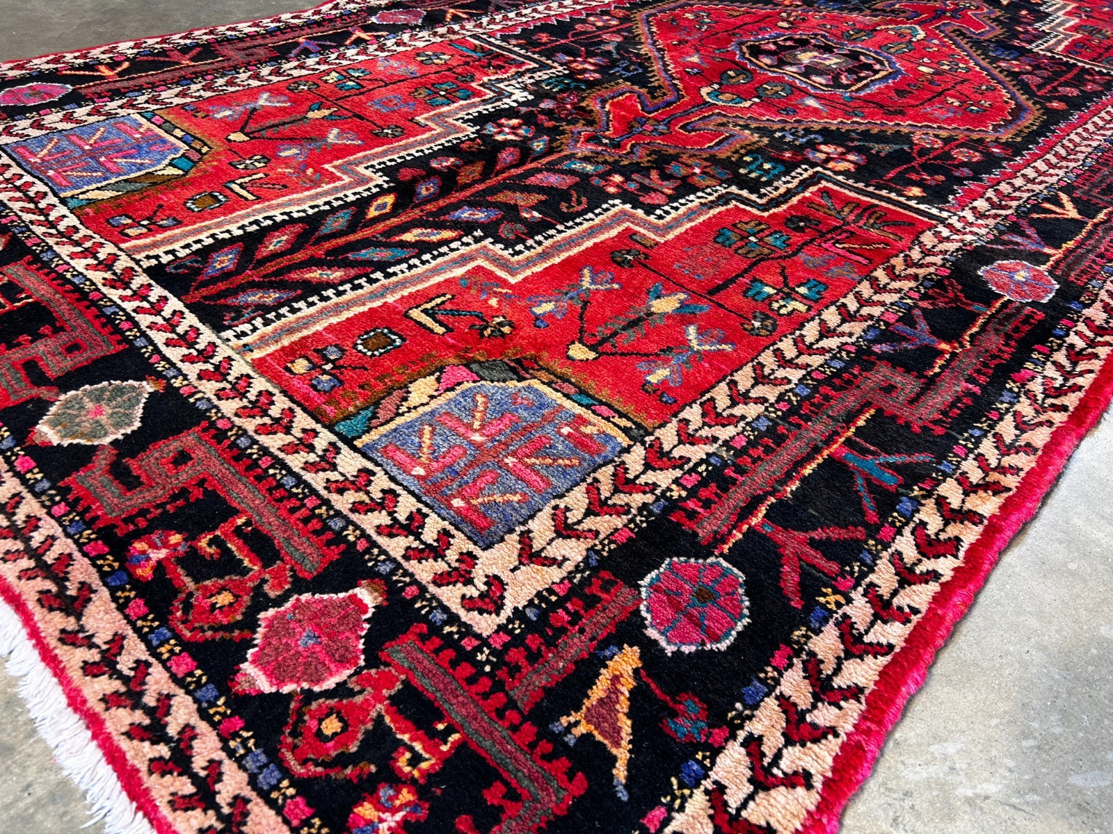 4'11" x 10'0" Hand-Knotted 100% Lamb Wool Pile Hamadane Area Rug - Carpet