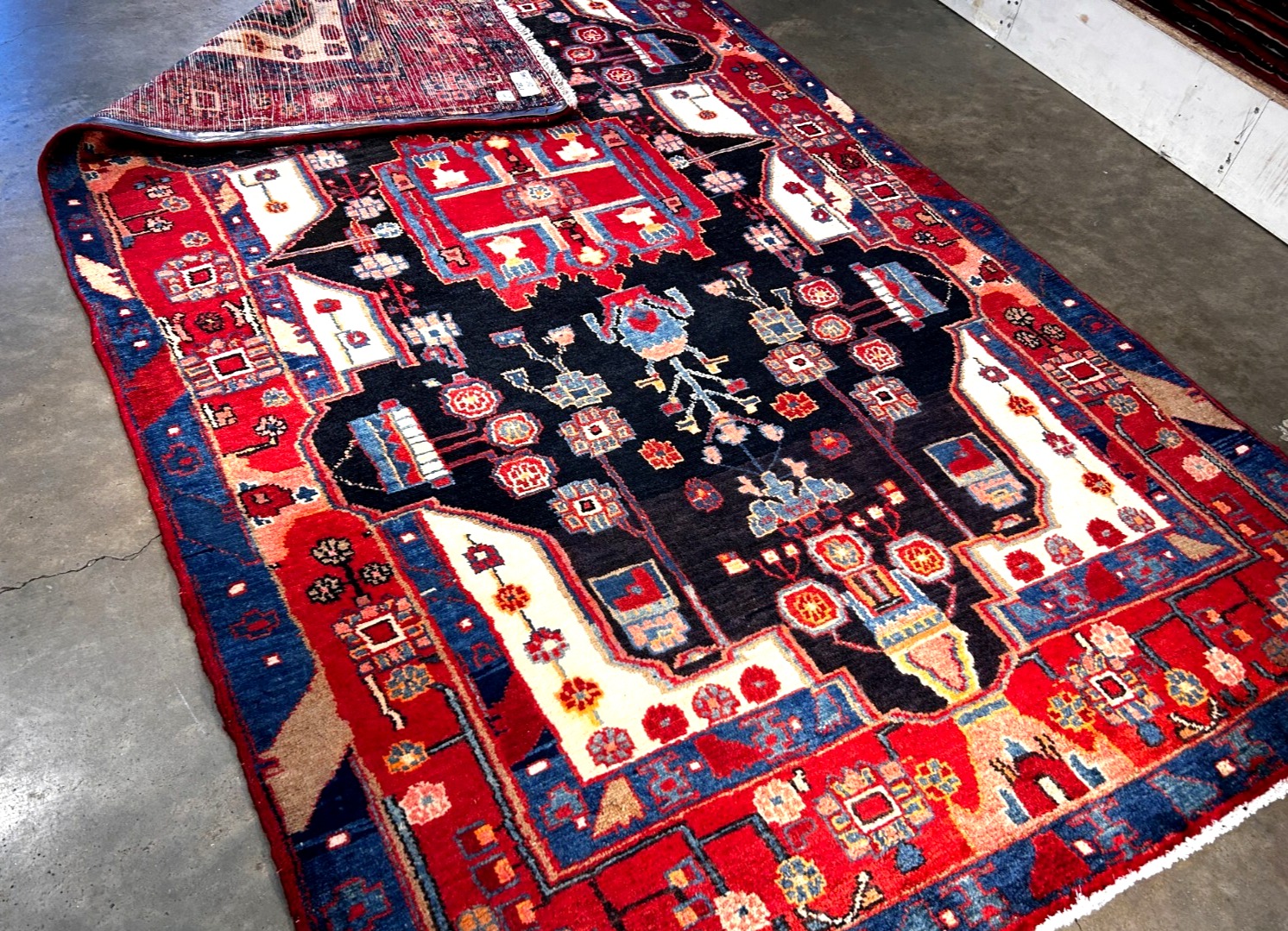 4'8" x 8'6" Hand-Knotted 100% Lamb Wool Pile Nahavande Area Rug
