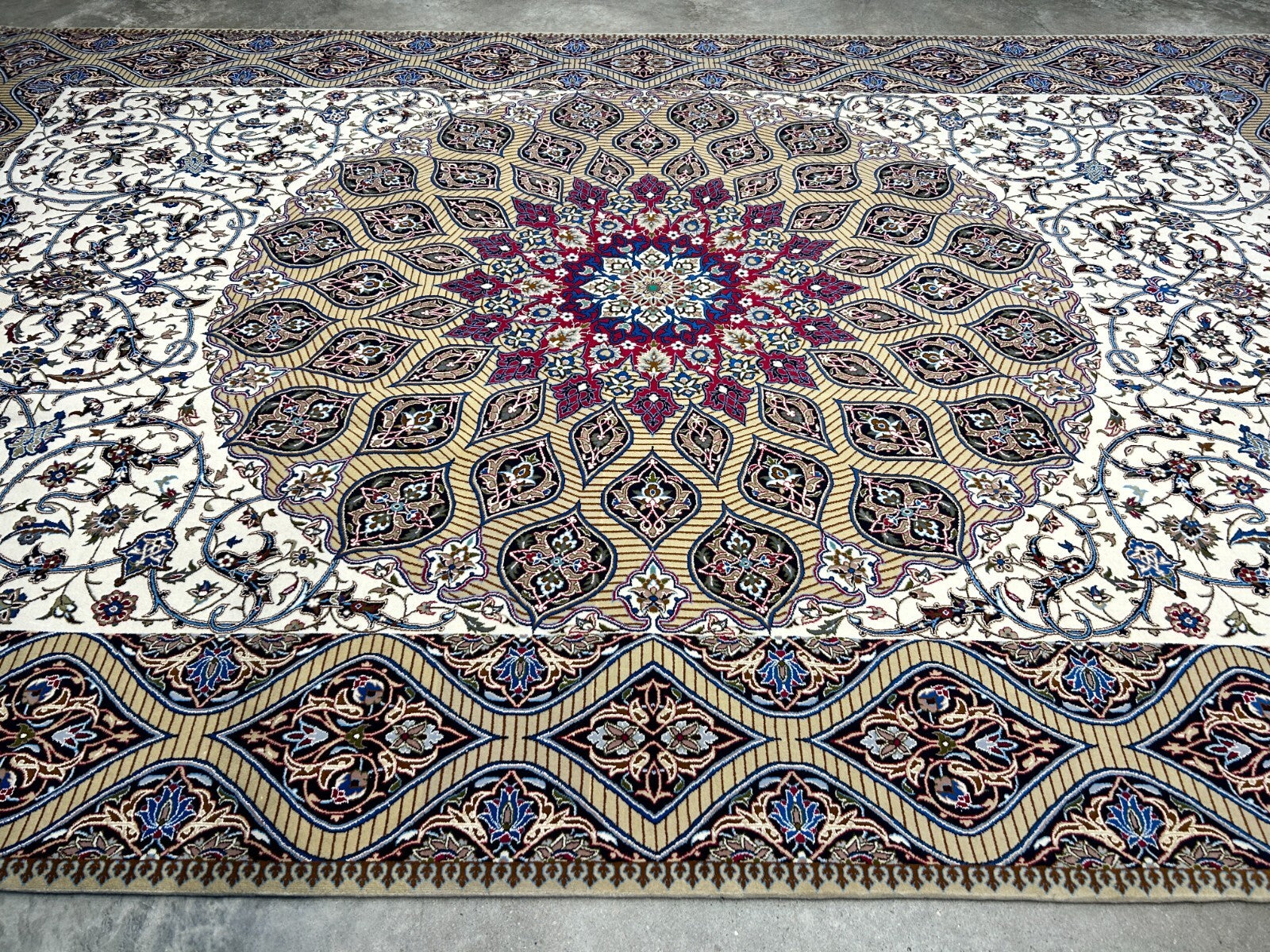 6'6"x10' Extra Fine Hand-Knotted Wool & Silk Isfahane Rug