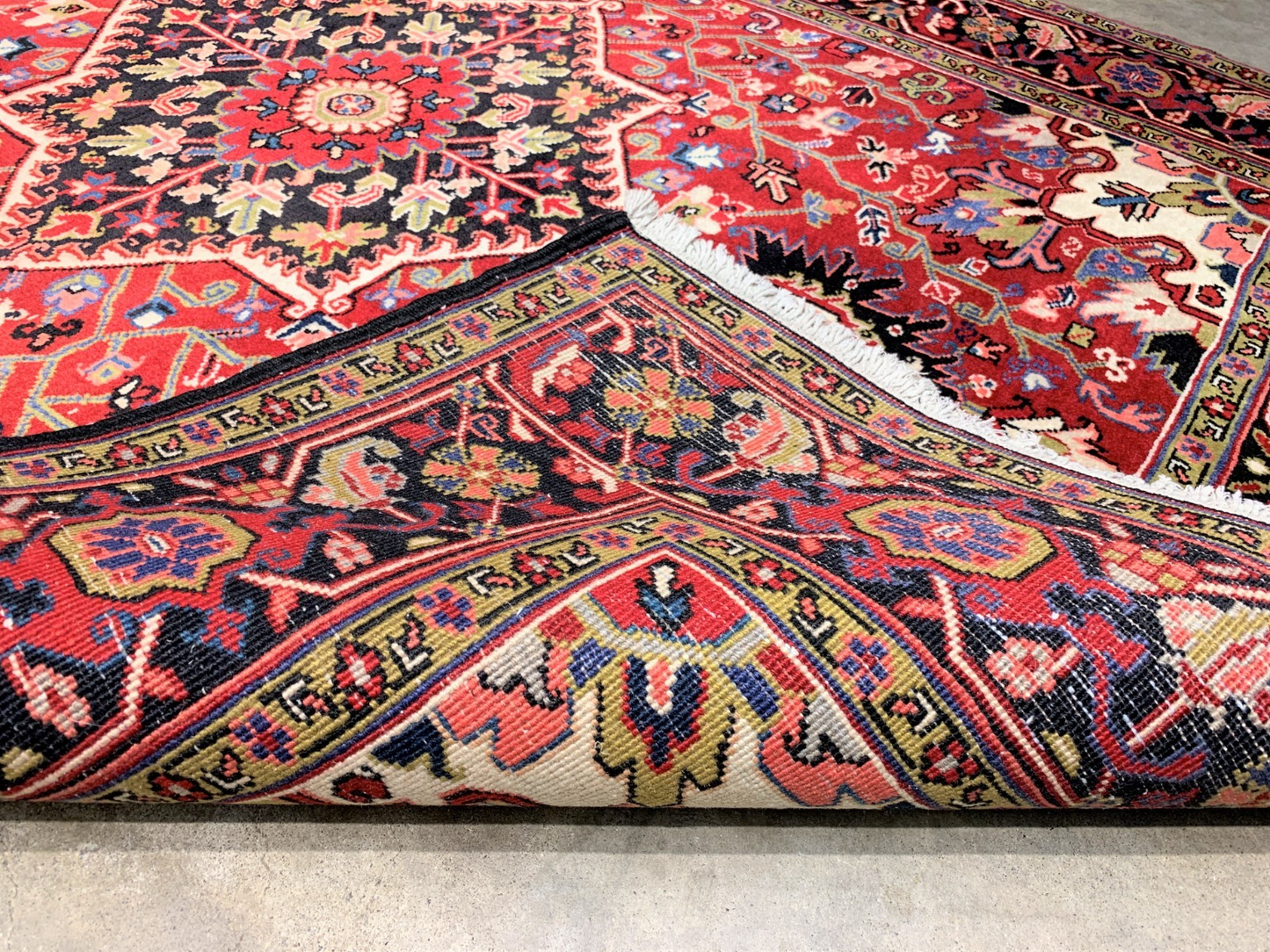 5'x6'2" Hand-Knotted 100% Wool Pile Herize Rug