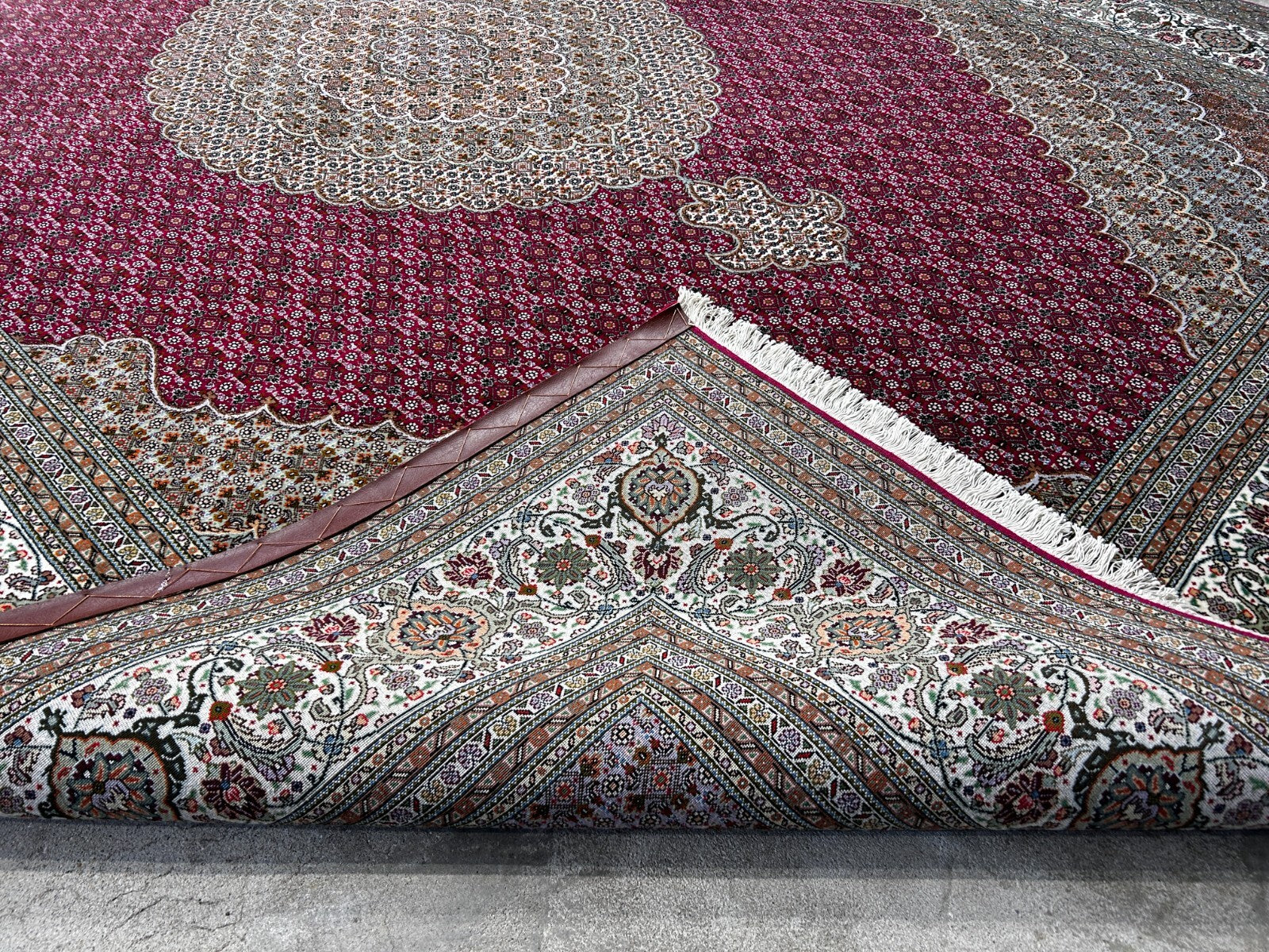 8'2"x11'6" Fine Hand-Knotted Wool & Silk Oriental Rug - Area Carpet