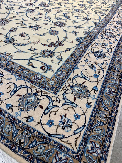 5'1"x8'6" Very Fine Hand-Knotted Wool & Silk Blend Naine Carpet - Area Rug