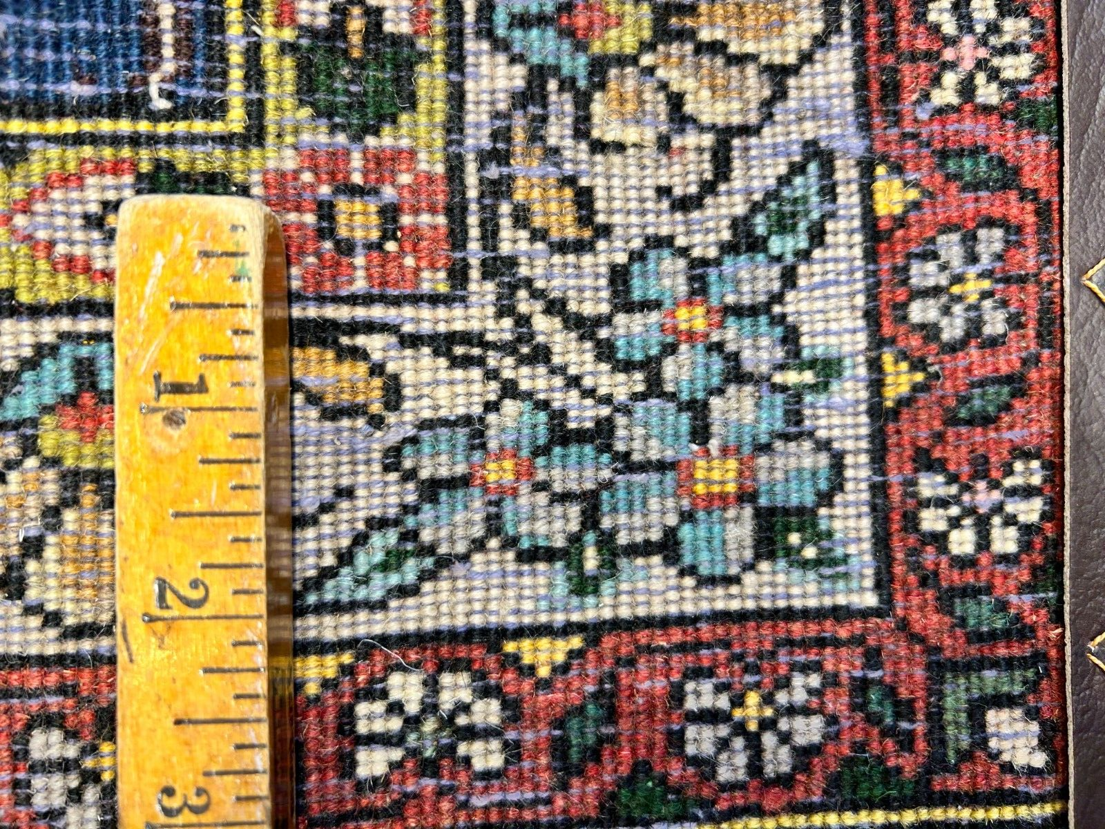 3'5"x5'2" Hand-Knotted 100% Lamb Wool Bakhtiarie Carpet - Area Rug