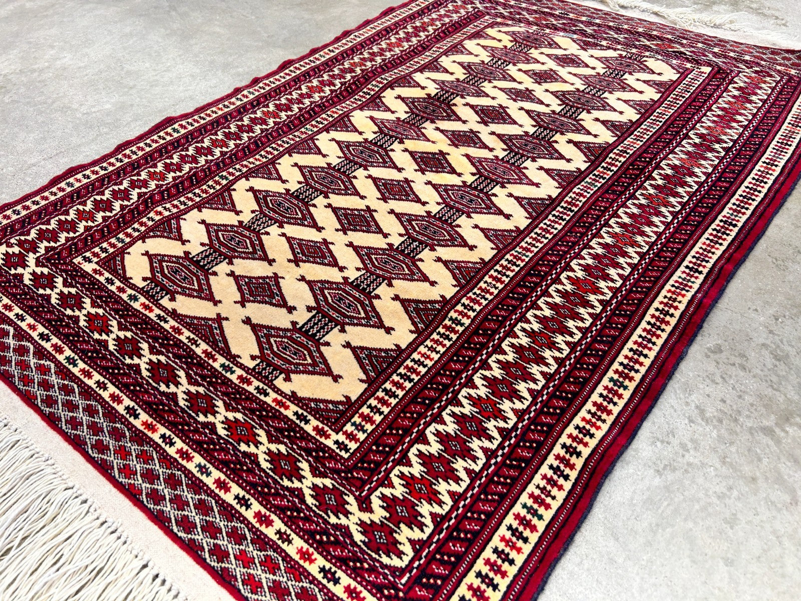 2'10"x4'2" Hand-Knotted 100% Wool Pile Bokhara Rug