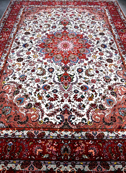 8'4"x11'7'' Very Fine Hand-Knotted Silk & Wool Tabrize Area Rug - Carpet