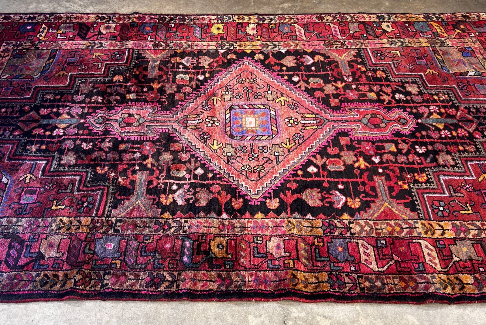 4'9" x 8'6" Hand-Knotted 100% Wool Carpet - Hamadane Area Rug
