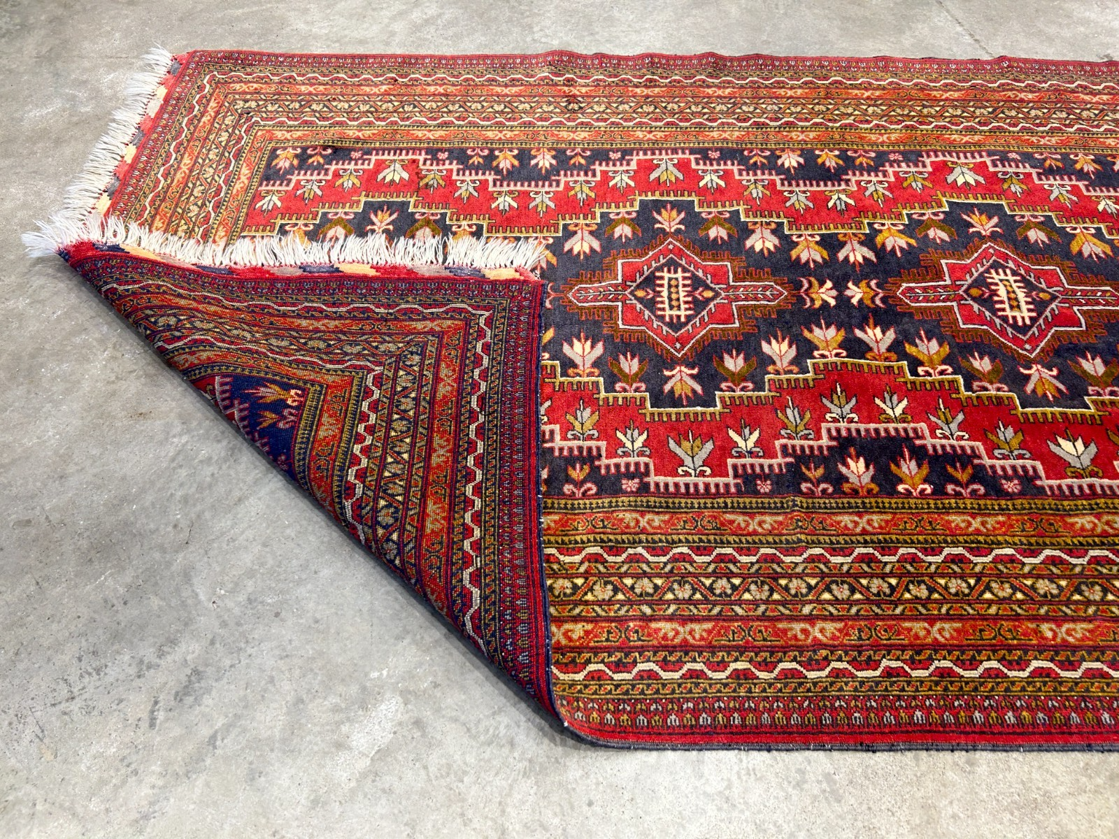 3'11"x6'3" Hand-Knotted 100% Wool Pile Geometric Rug