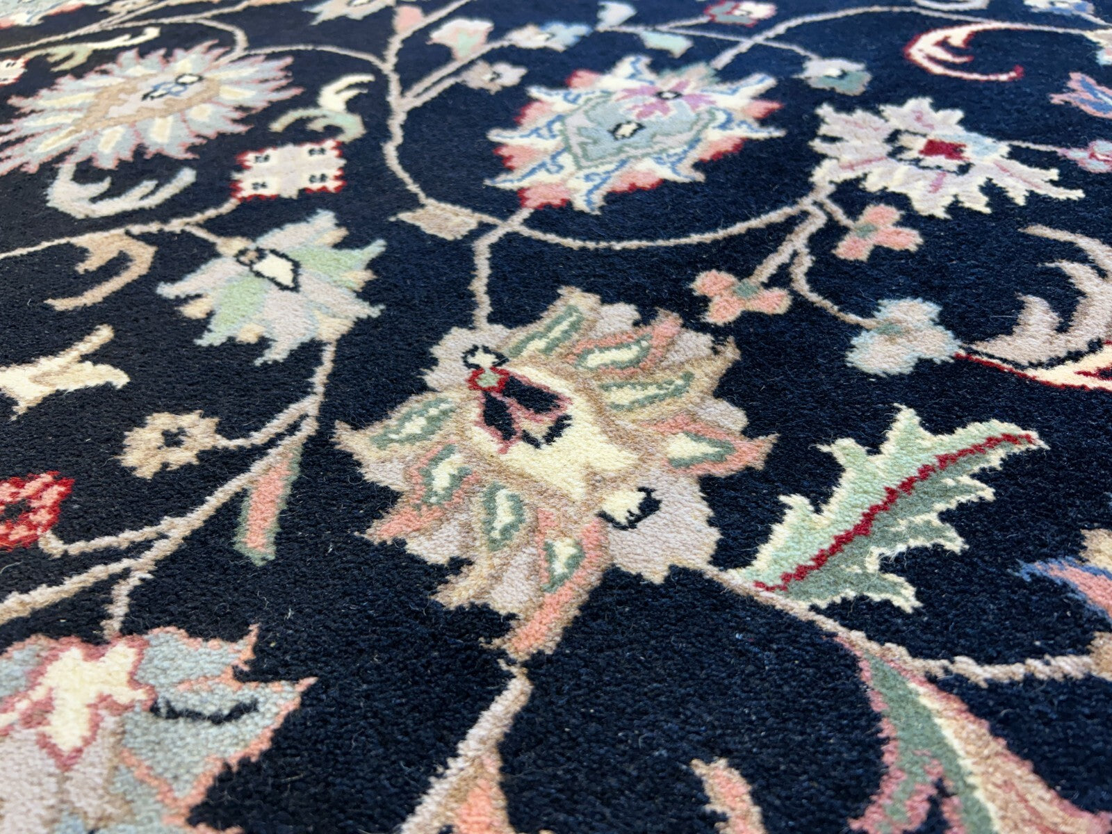 9'x12' Hand-Knotted 100% Lamb Wool Pile Oriental Rug