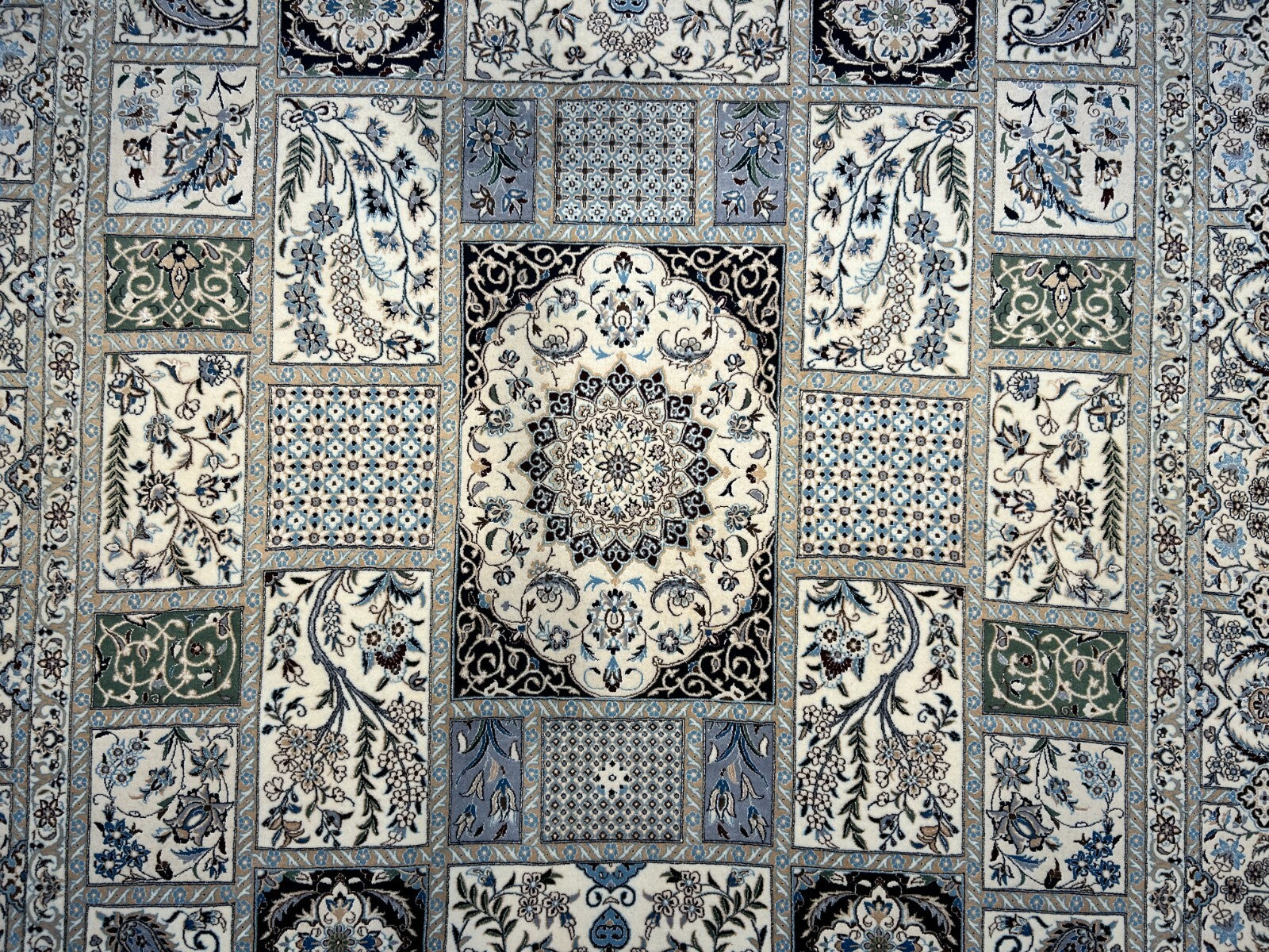 6'9"x10'2" Extra Fine Hand-Knotted Wool & Silk Habibian Naine Rug - Area Carpet