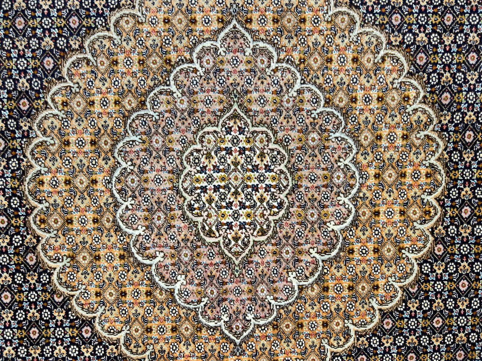 6'7"x9'9" Fine Hand-Knotted Wool & Silk Oriental Tabrize Rug - Area Carpet