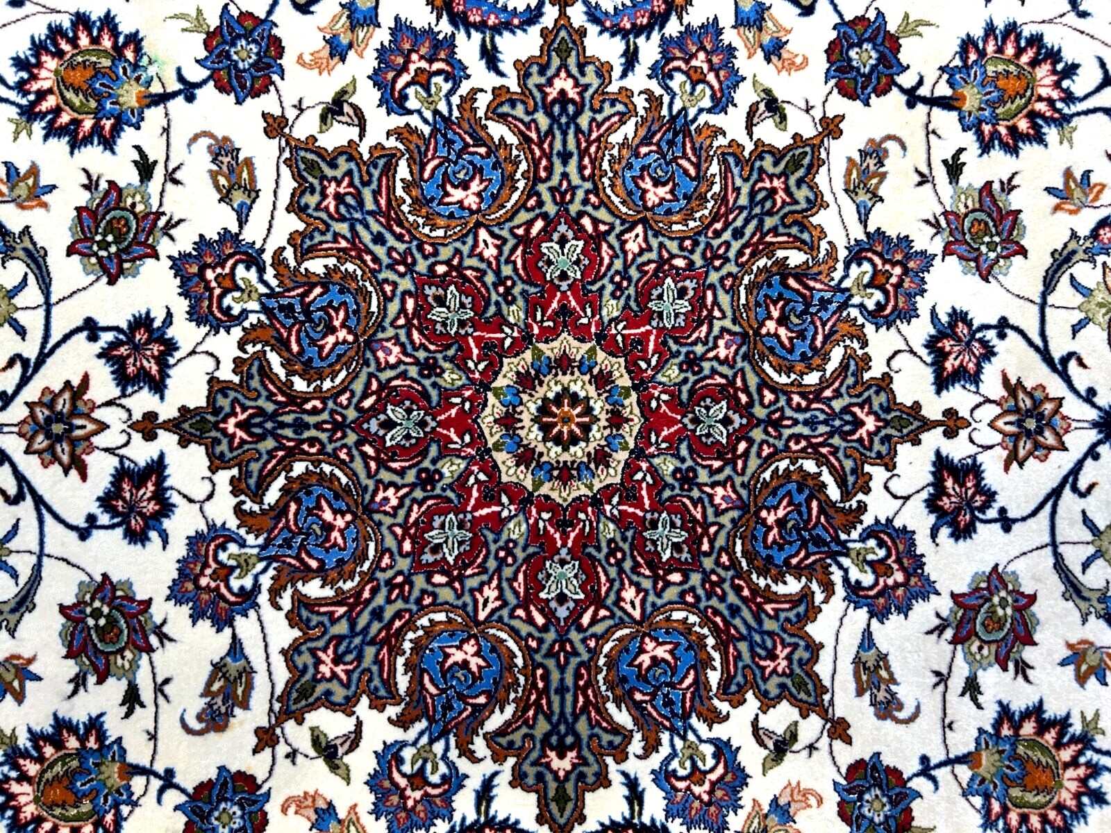 6'9"x10'3" Extra-Fine Hand-Knotted Wool & Silk Blend Isfahane Area Rug - Signed