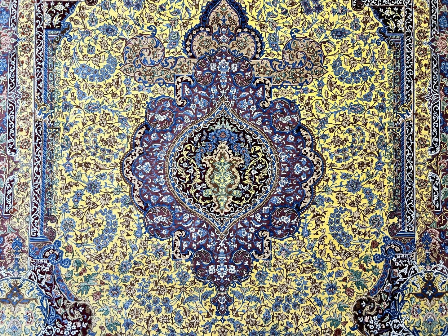 5'4"x8'2" Exquisite Extra-Fine Hand-Knotted 100% Silk Qume Carpet - Area Rug