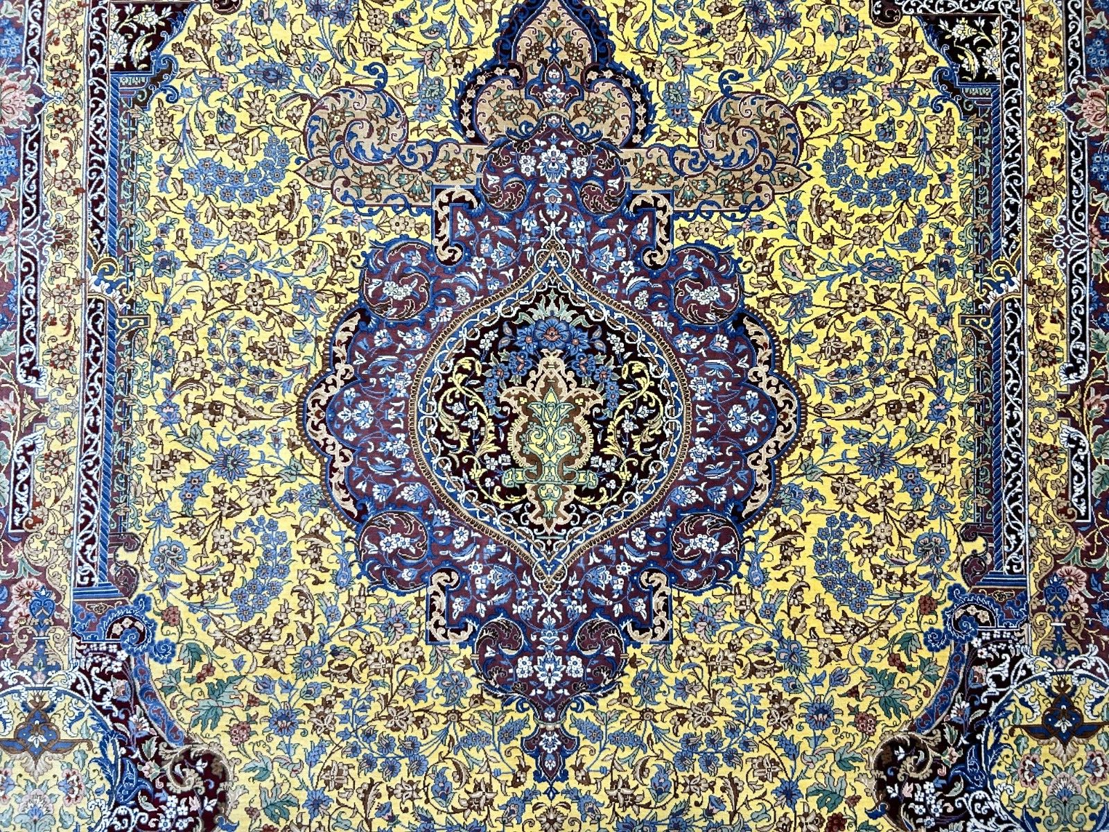 5'4"x8'2" Exquisite Extra-Fine Hand-Knotted 100% Silk Qume Carpet - Area Rug