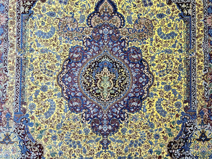5'4"x8'2" Exquisite Extra-Fine Hand-Knotted 100% Silk Qume Carpet - Area Rug