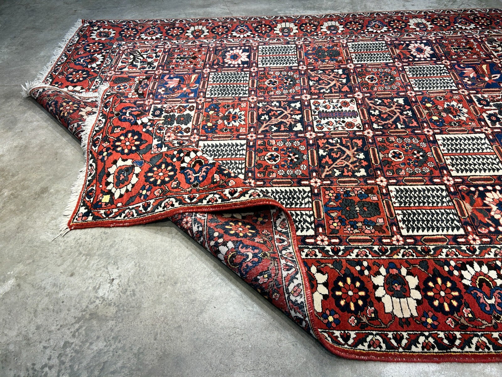 7'0"x9'9" Hand-Knotted 100% Lamb Wool Bakhtiarie Carpet - Area Rug