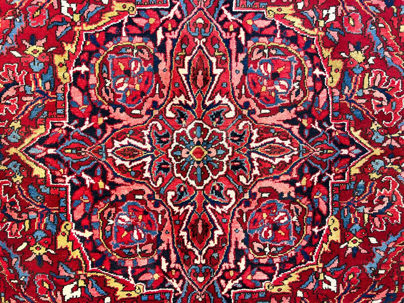 7'9"x11'4" Hand-Knotted 100% Wool Pile Herize Rug