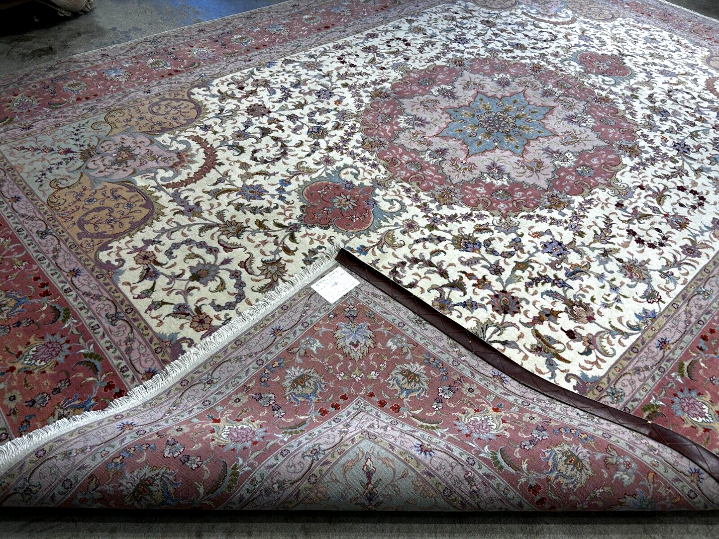 8'4"x11'3" Very Fine Hand-Knotted Wool & Silk Oriental Rug - Area Carpet