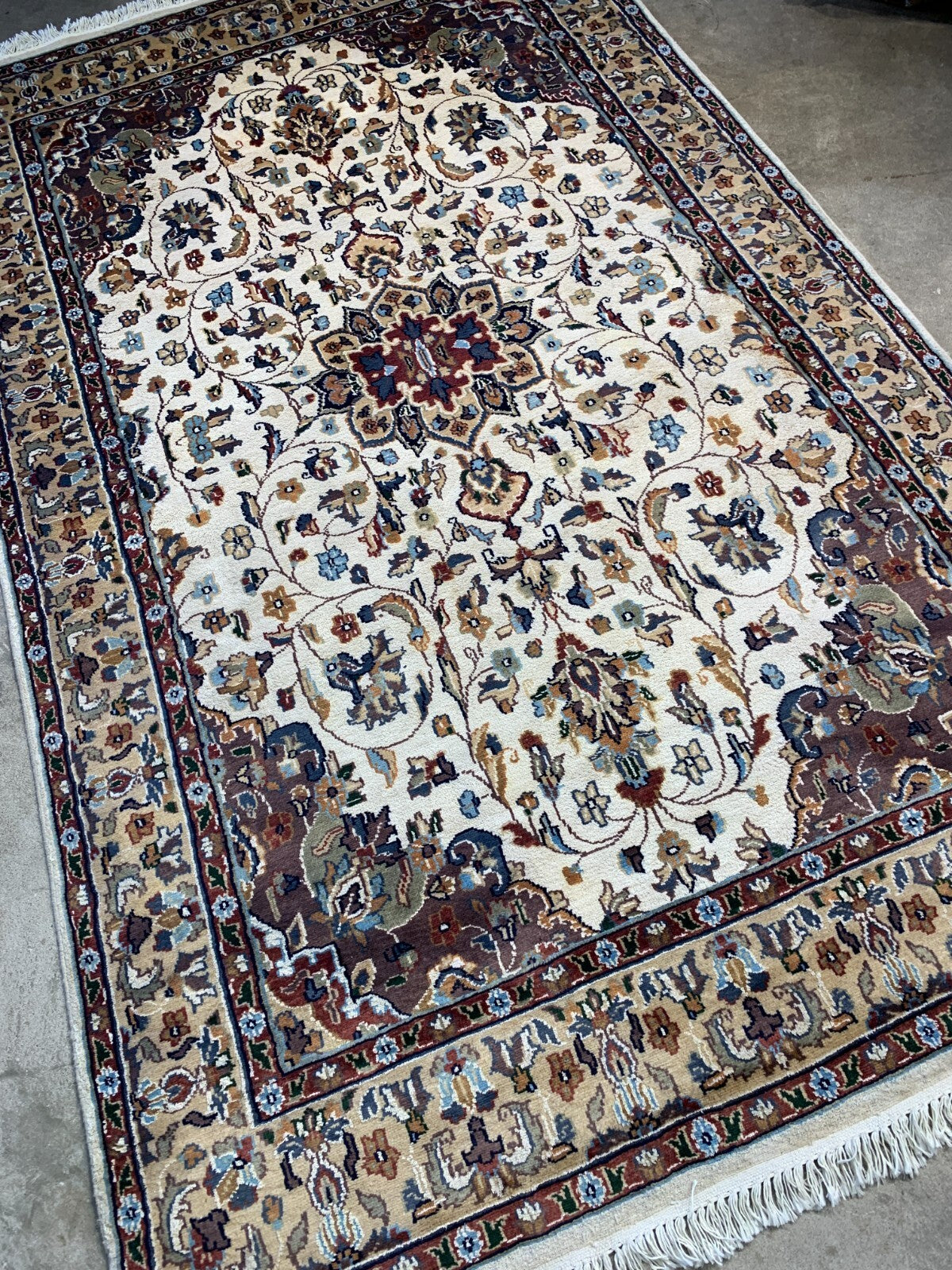 4'11"x8' Hand-Knotted 100% Kashmiri Silk Oriental Rug