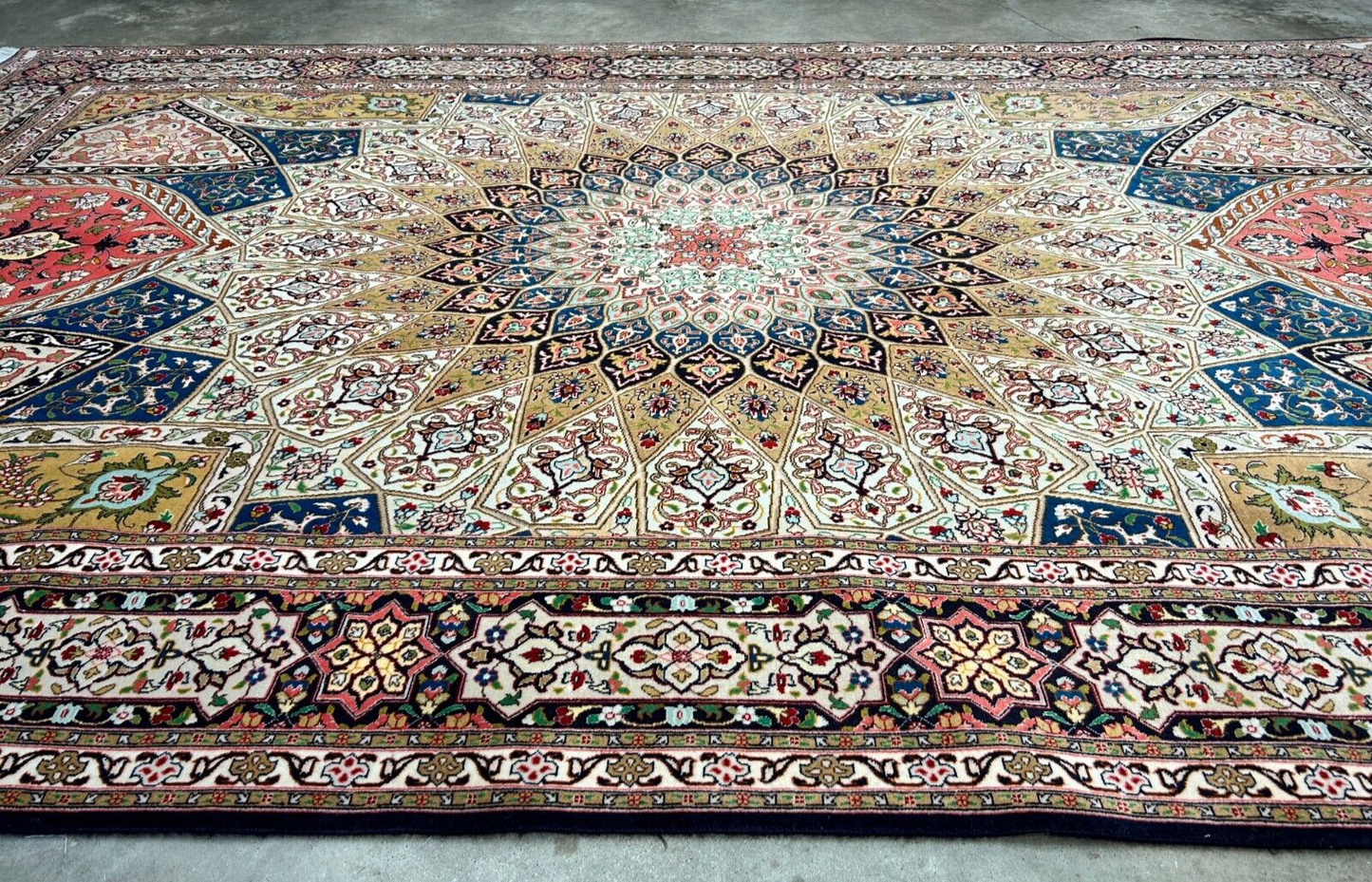 6'7"x10'2" Fine Hand-Knotted Wool & Silk Tabrize Dome Design Rug - Area Carpet