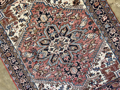 4'3"x4'10" Hand-Knotted 100% Wool Pile Persiane Herize Rug