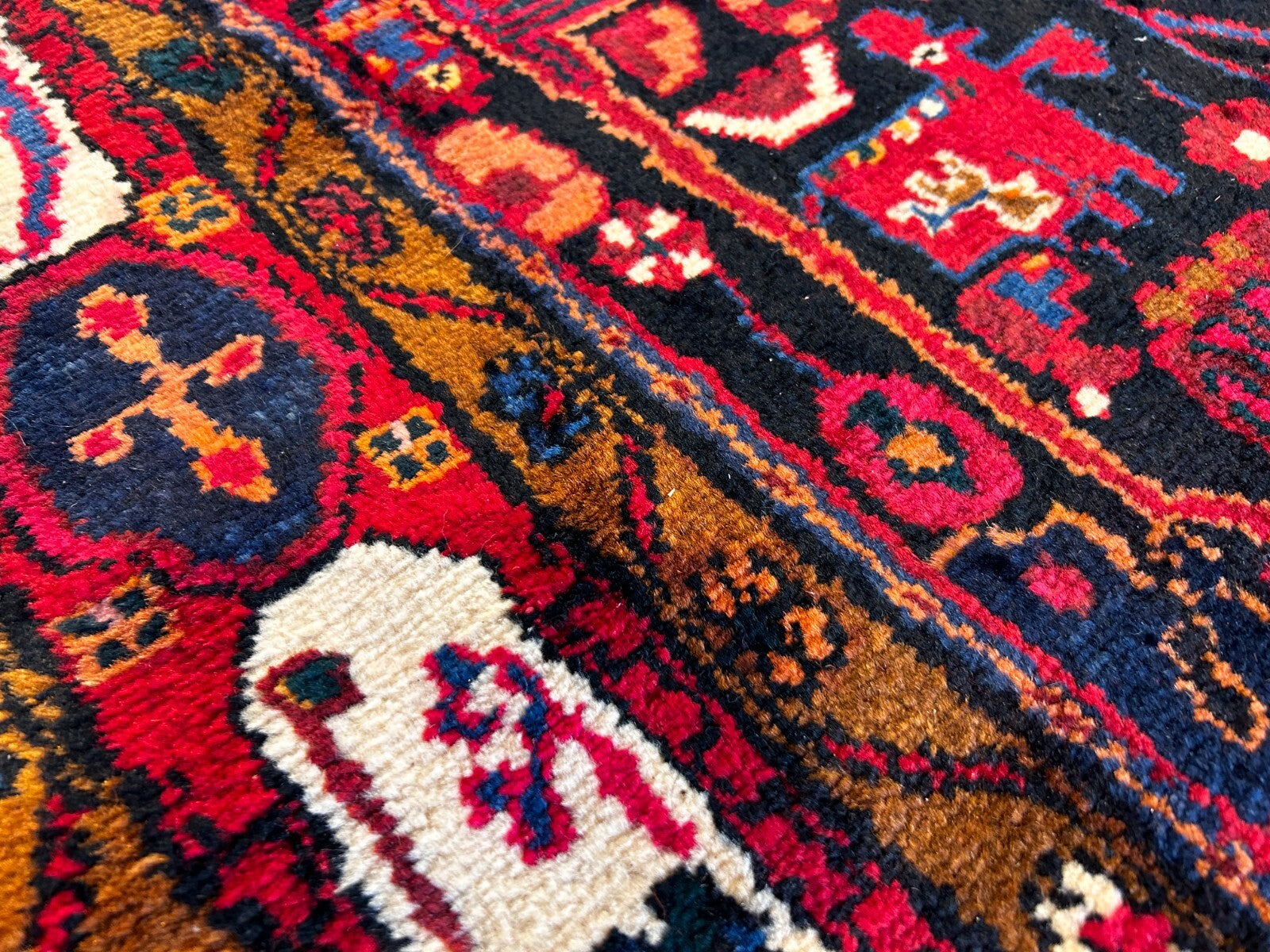 5'7" x 10'6" Hand-Knotted 100% Wool Pile Nahavande Area Rug - Carpet