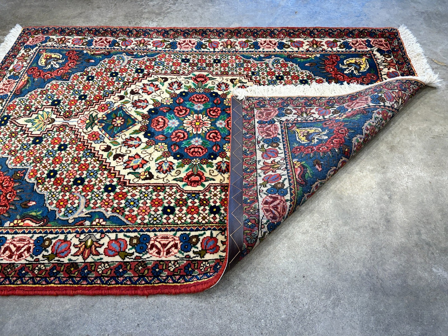 3'5"x4'11" Hand-Knotted 100% Lamb Wool Bakhtiarie Area Rug