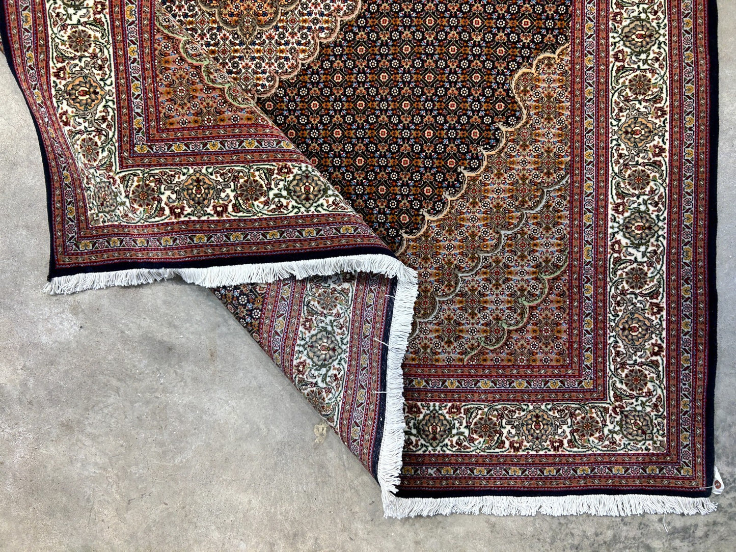 5'6"x7'8" Fine Hand-Knotted Wool & Silk Blend Tabrize Mahi Carpet - Area Rug