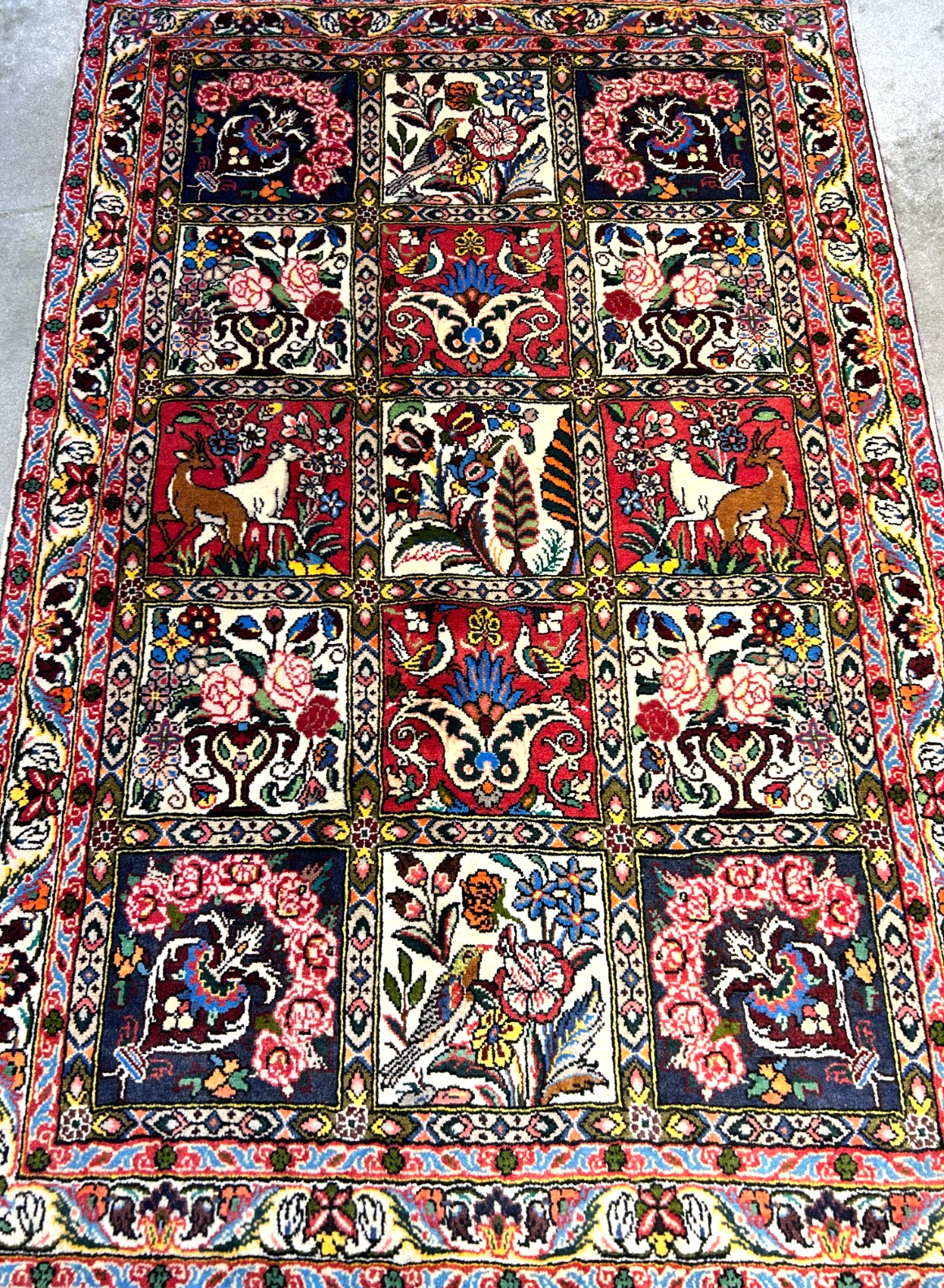 3'5"x5'2" Hand-Knotted 100% Lamb Wool Bakhtiarie Carpet - Area Rug