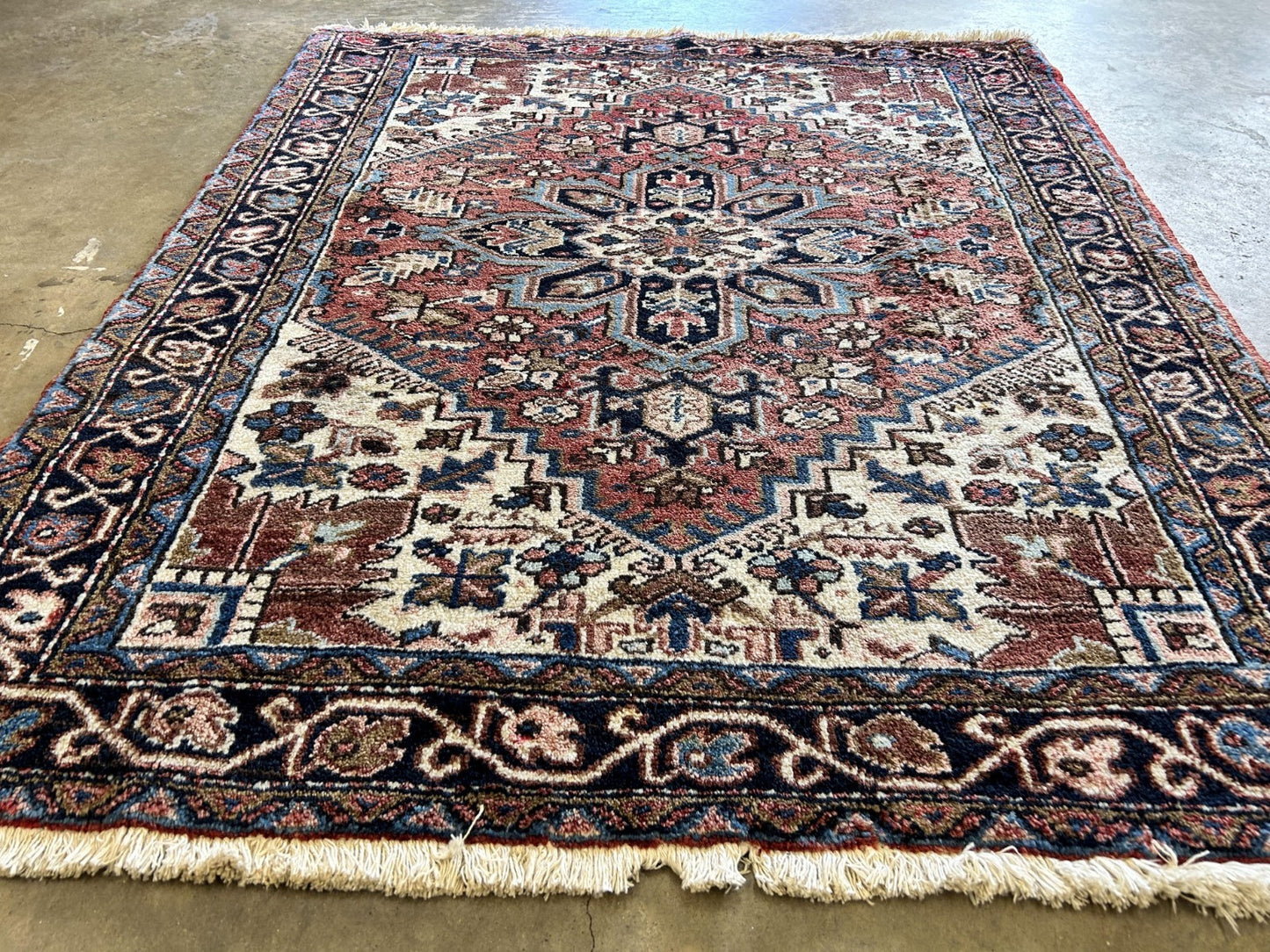 4'3"x4'10" Hand-Knotted 100% Wool Pile Persiane Herize Rug