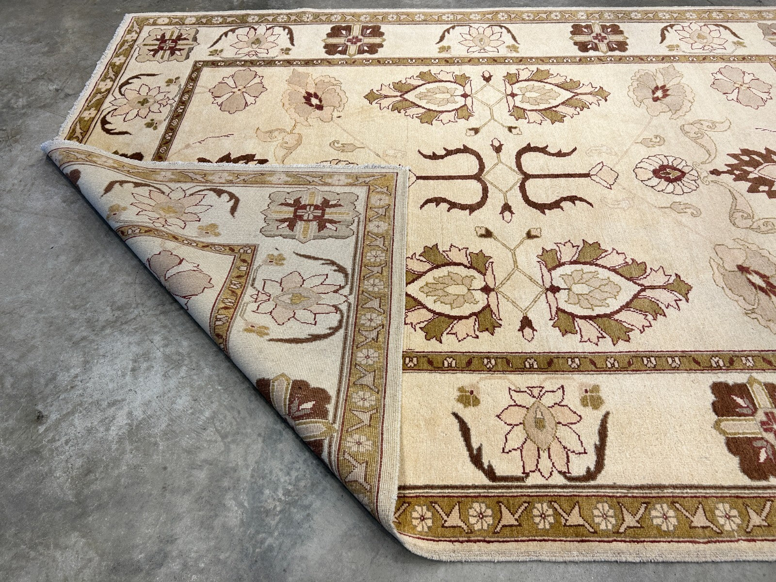 7'0"x9'3" Hand-Knotted 100% Wool Pile Indian Arut Carpet - Area Rug