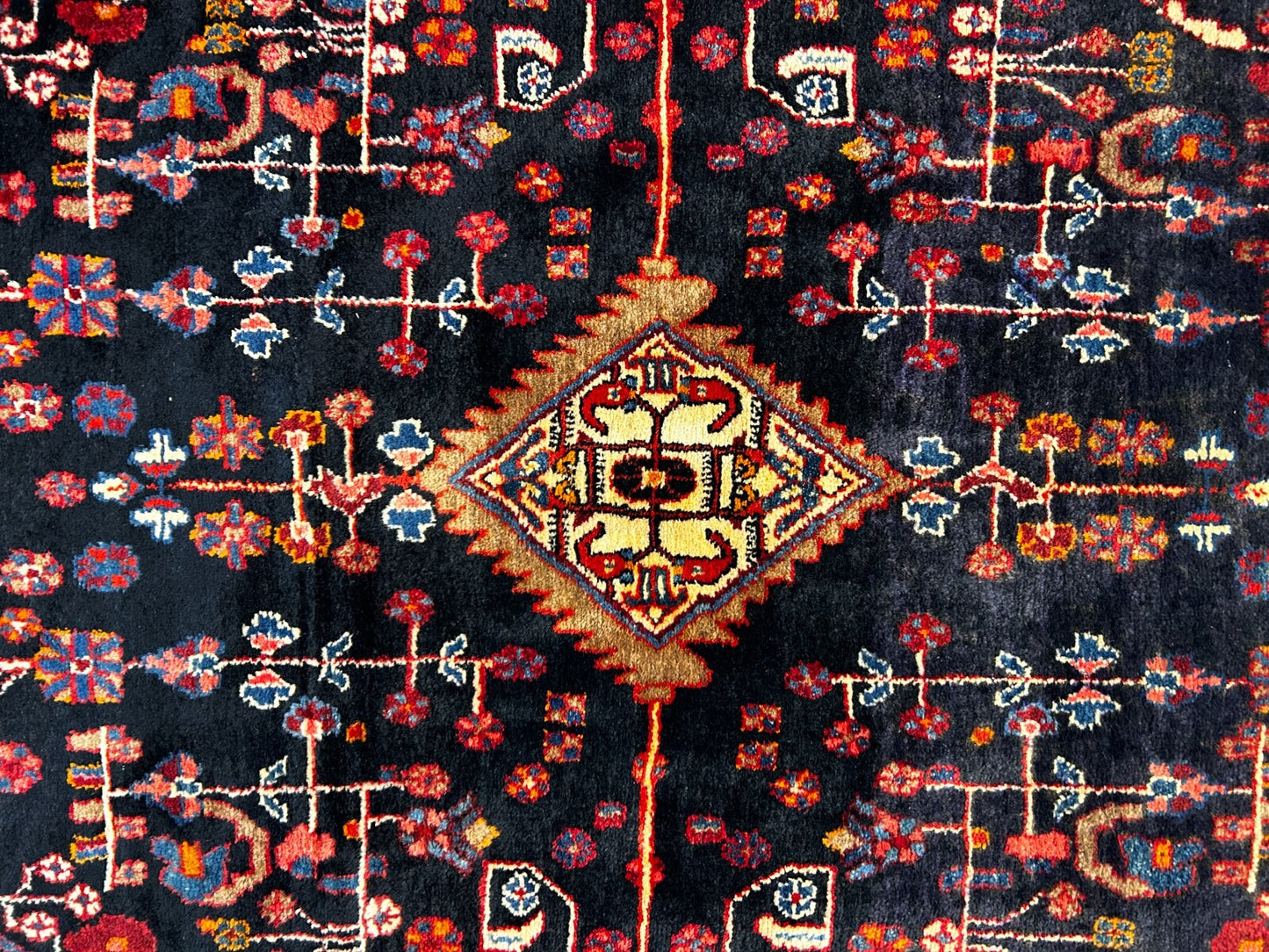 5'5" x 10'4" Hand-Knotted 100% Wool Carpet - Nahavande Area Rug