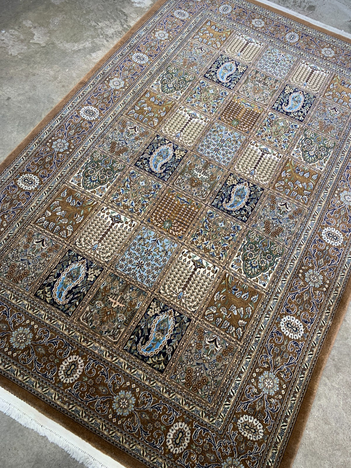 4'6"x7' Fine Hand-Knotted 100% Wool Pile Qume Rug