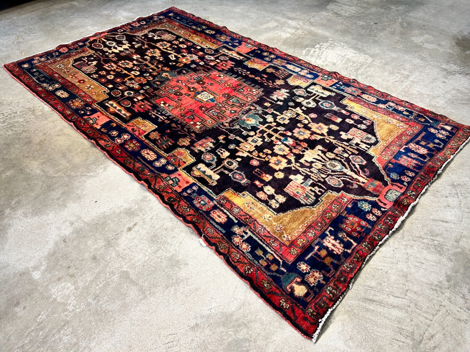 5'1" x 8'8" Hand-Knotted 100% Wool Carpet - Nahavande Area Rug