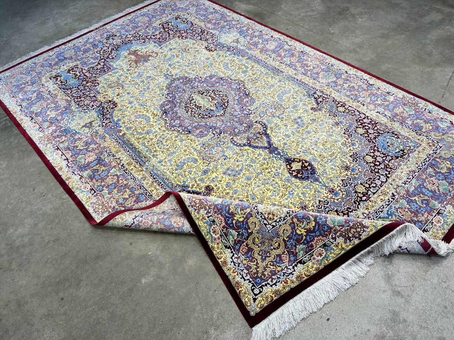 5'4"x8'2" Exquisite Extra-Fine Hand-Knotted 100% Silk Qume Carpet - Area Rug