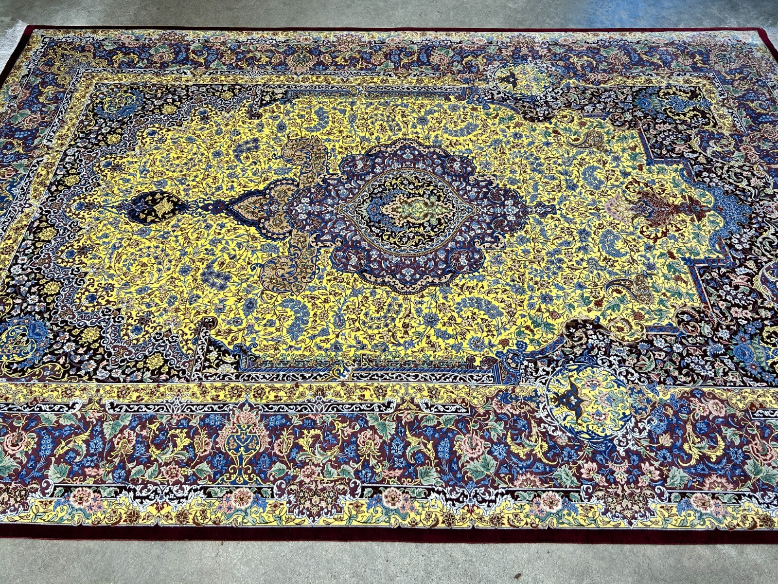 5'4"x8'2" Exquisite Extra-Fine Hand-Knotted 100% Silk Qume Carpet - Area Rug