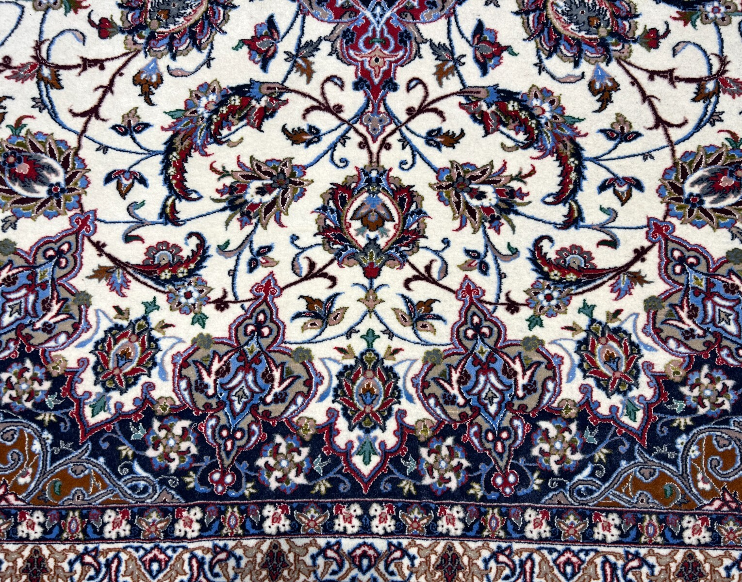  8'6"x12'1'' Very Fine Silk & Wool Isfahane Area Rug - Area Carpet