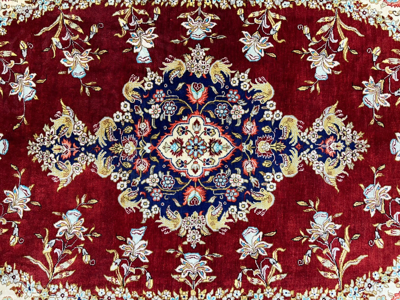 3'3"x5' Exquisite Fine Hand-Knotted 100% Silk Qume Area Rug