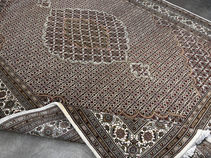 8'3"x11'4'' Hand-Knotted  100% Wool Pile Tabrize Mahi Area Rug