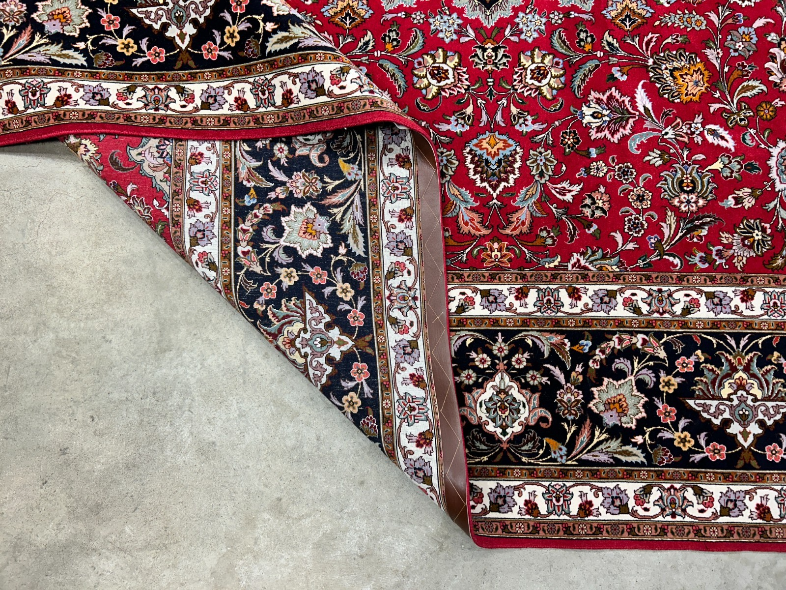 8'10"x12'11" Fine Hand-Knotted Wool & Silk Tabrize Rug