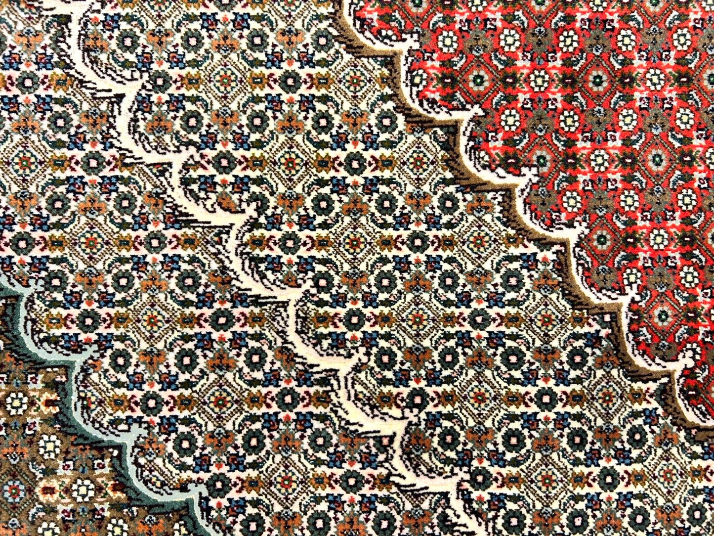 6'6"x9'6" Fine Hand-Knotted Wool & Silk Blend Tabrize Mahi Carpet - Area Rug