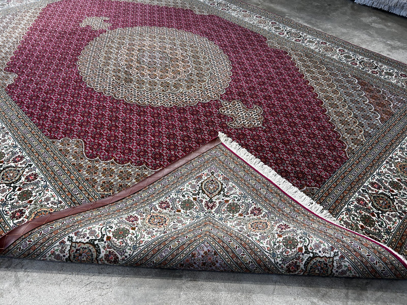 8'2"x11'6" Fine Hand-Knotted Wool & Silk Oriental Rug - Area Carpet