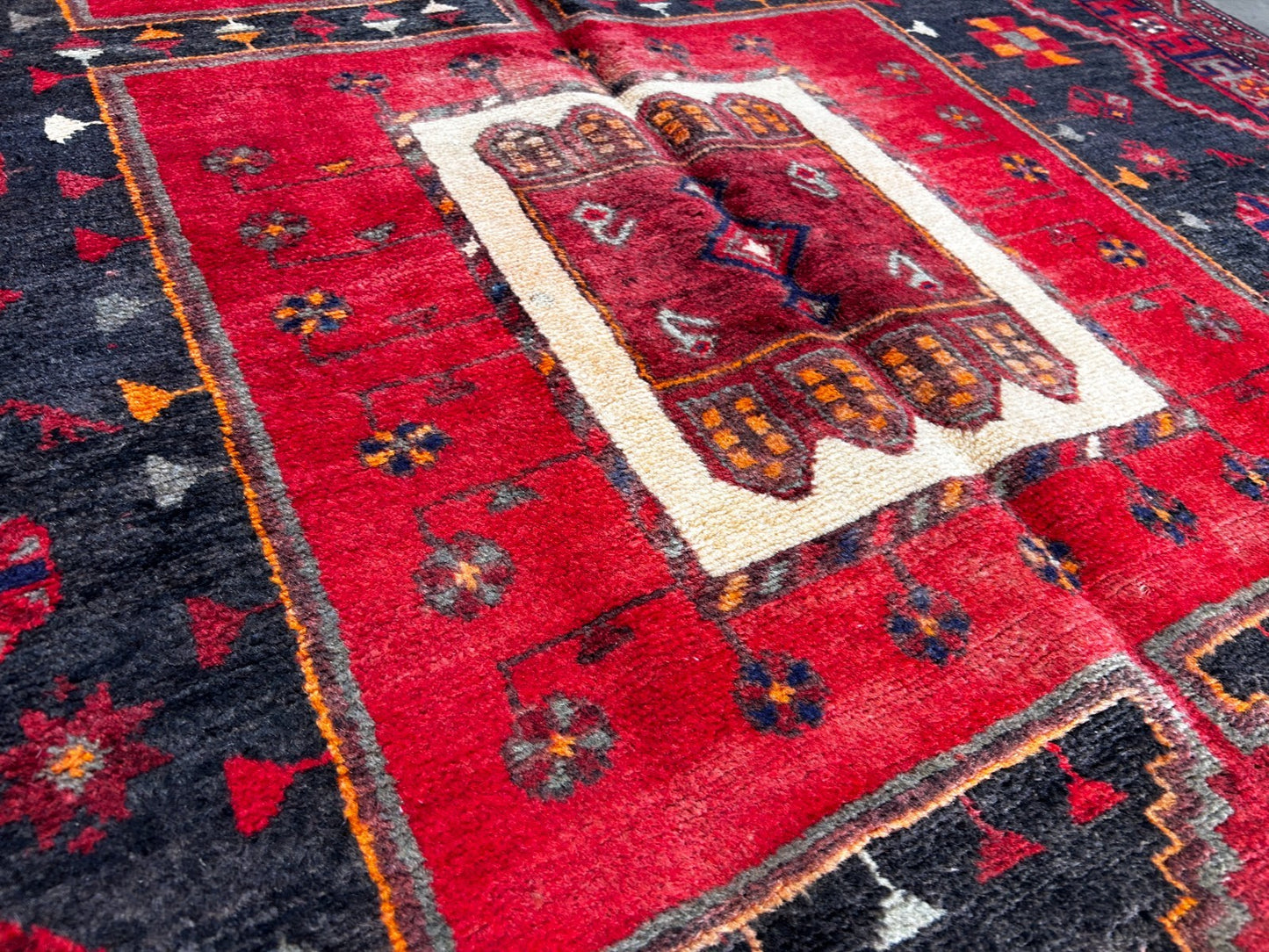 4'10" x 9'5" Hand-Knotted 100% Wool Pile Hamadane Area Rug - Carpet