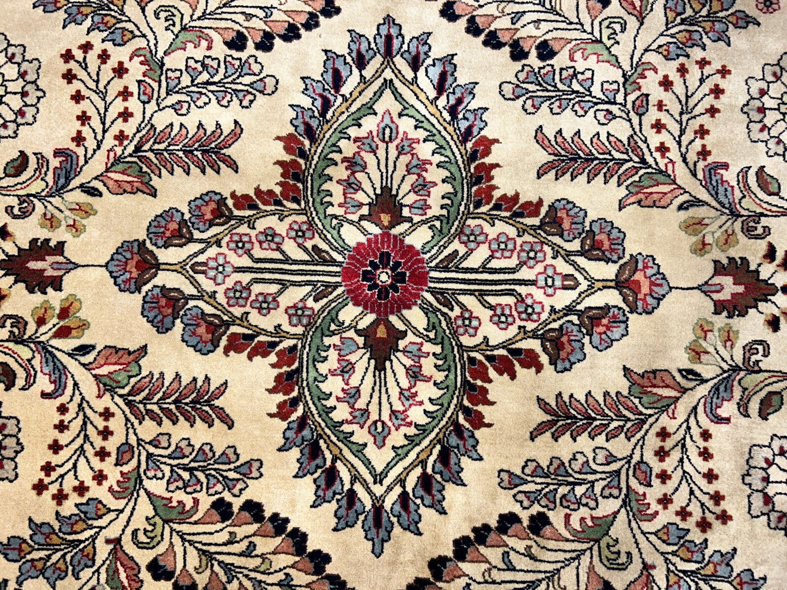 9'x12' Hand-Knotted 100% Lamb Wool Pile Sarouk Carpet - Area Rug