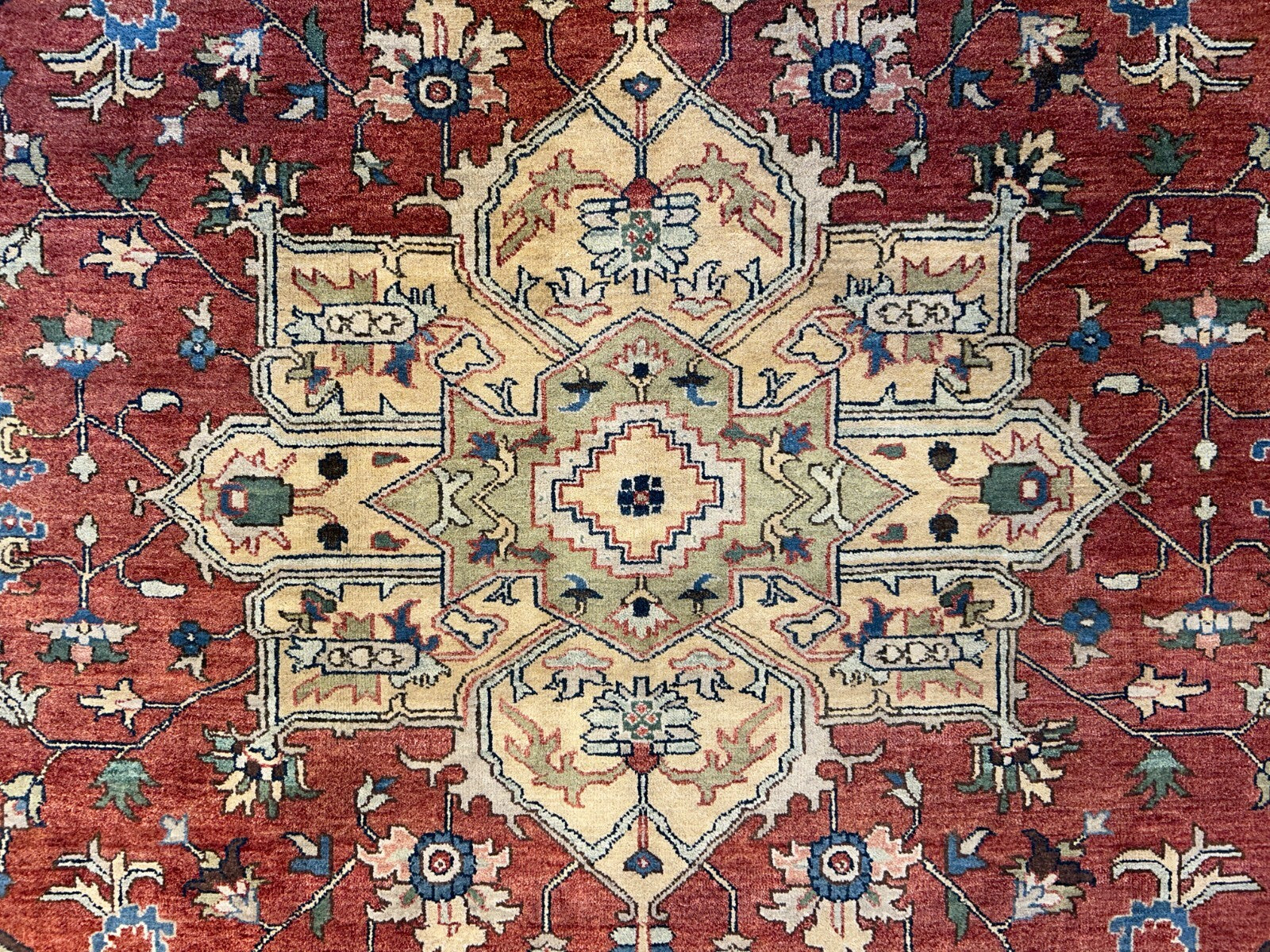 7'3"x10'3" Fine Hand-Knotted 100% Wool Pile IndoHeriz Rug