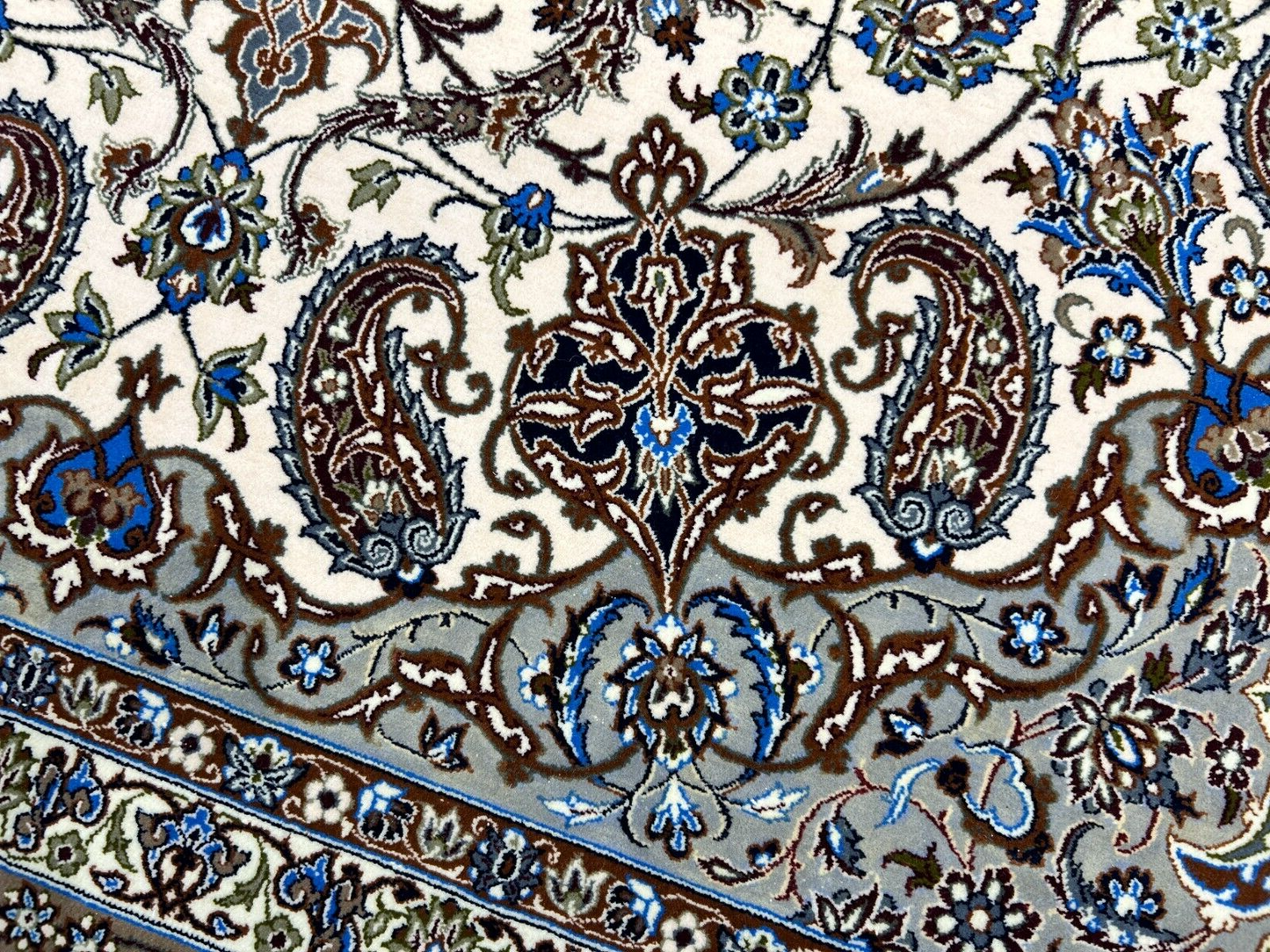 6'9"x10'6" Very Fine Hand-Knotted Wool & Silk Isfahane Rug - Area Carpet