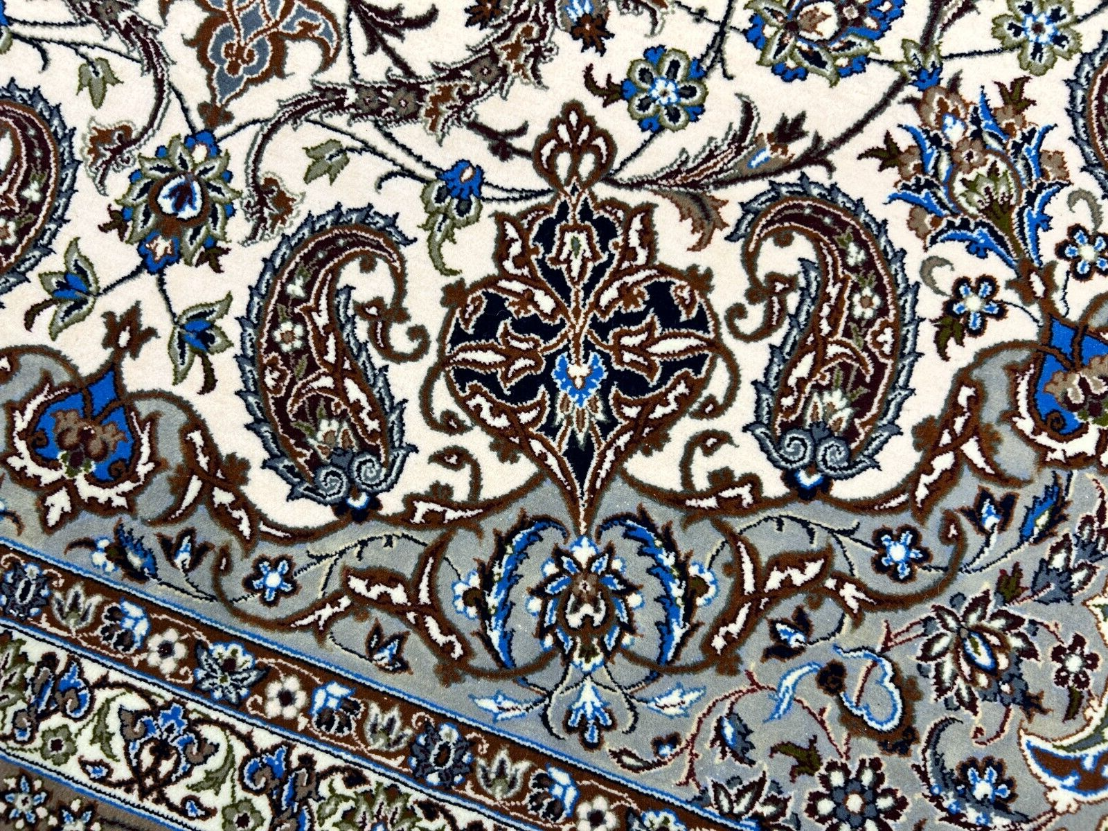 6'9"x10'6" Very Fine Hand-Knotted Wool & Silk Isfahane Rug - Area Carpet